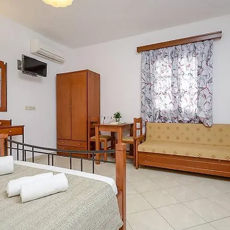 Asterias Aparthotel 3*