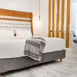 Asterias Apartahotel