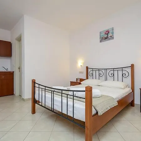 Asterias Agia Anna (Naxos)