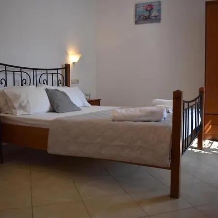 Apartahotel Asterias *